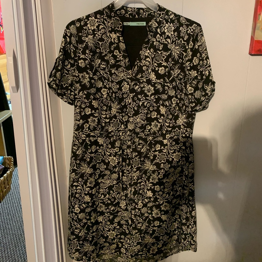 Flown dress with drawstring